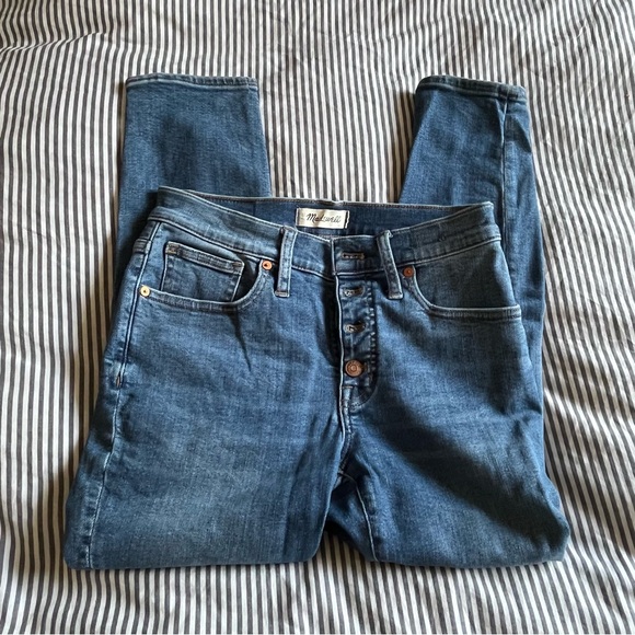 Skinny cropped ankle jeans with button fly in short length - Picture 2 of 7